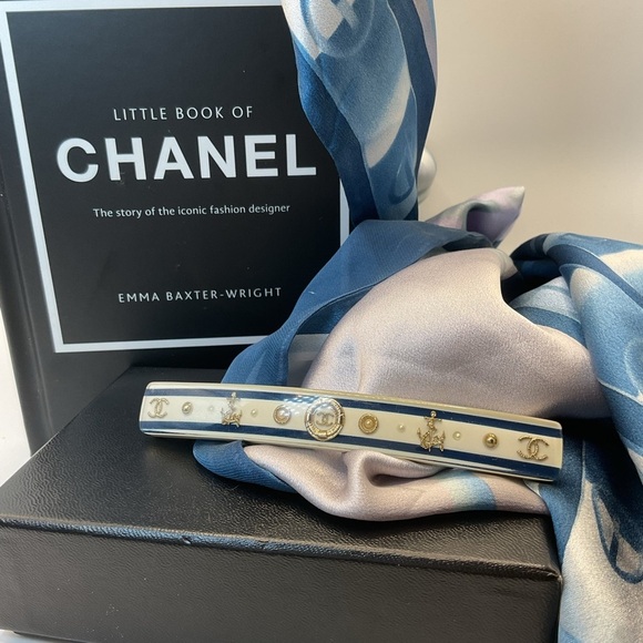 Chanel White and Gold Hair Barrette main image 4